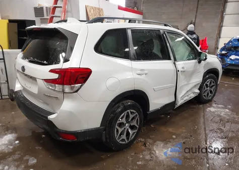 2019 Subaru Forester Premium z USA, uszkodzony, nr VIN JF2SKAGC7KH430302